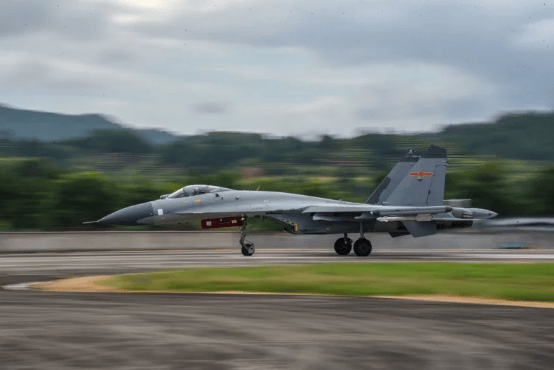 香港菁英杯
_台媒紧盯：11日上午10时23分起香港菁英杯
，21架次解放军军机出海活动，其中12架次越过所谓“海峡中线”