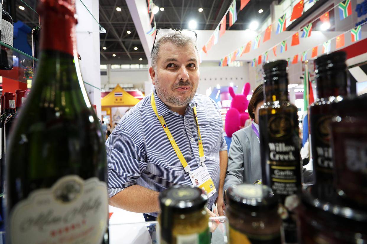 皇冠信用网申请条件_中美交锋异常激烈皇冠信用网申请条件，潜伏在中国人身边的美国货，却赚的盆满钵满