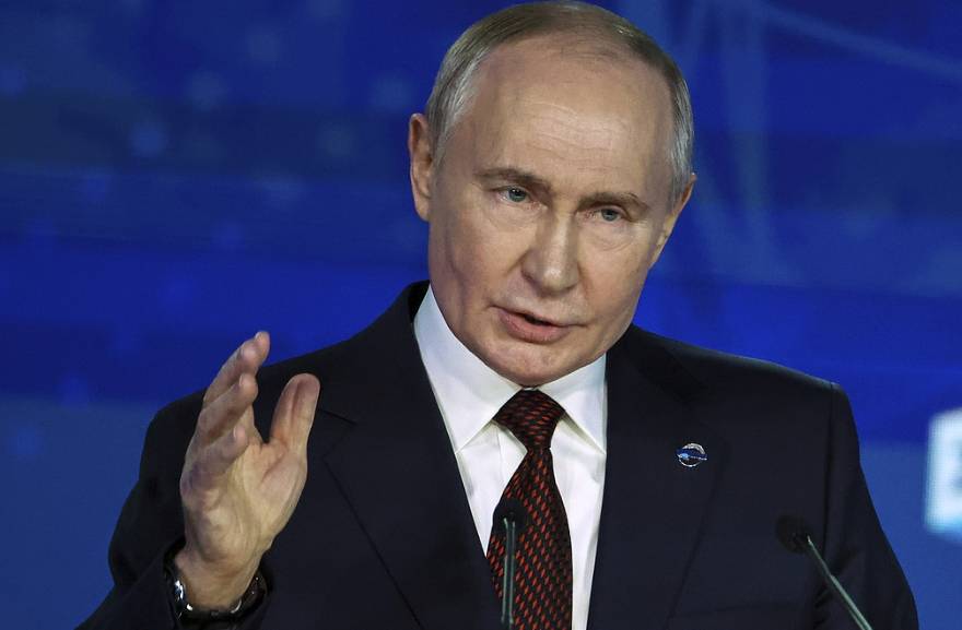 电竞足球代理_中方接受普京邀请电竞足球代理，消息刚出，蒙古国也想开了，跨境铁路提上日程