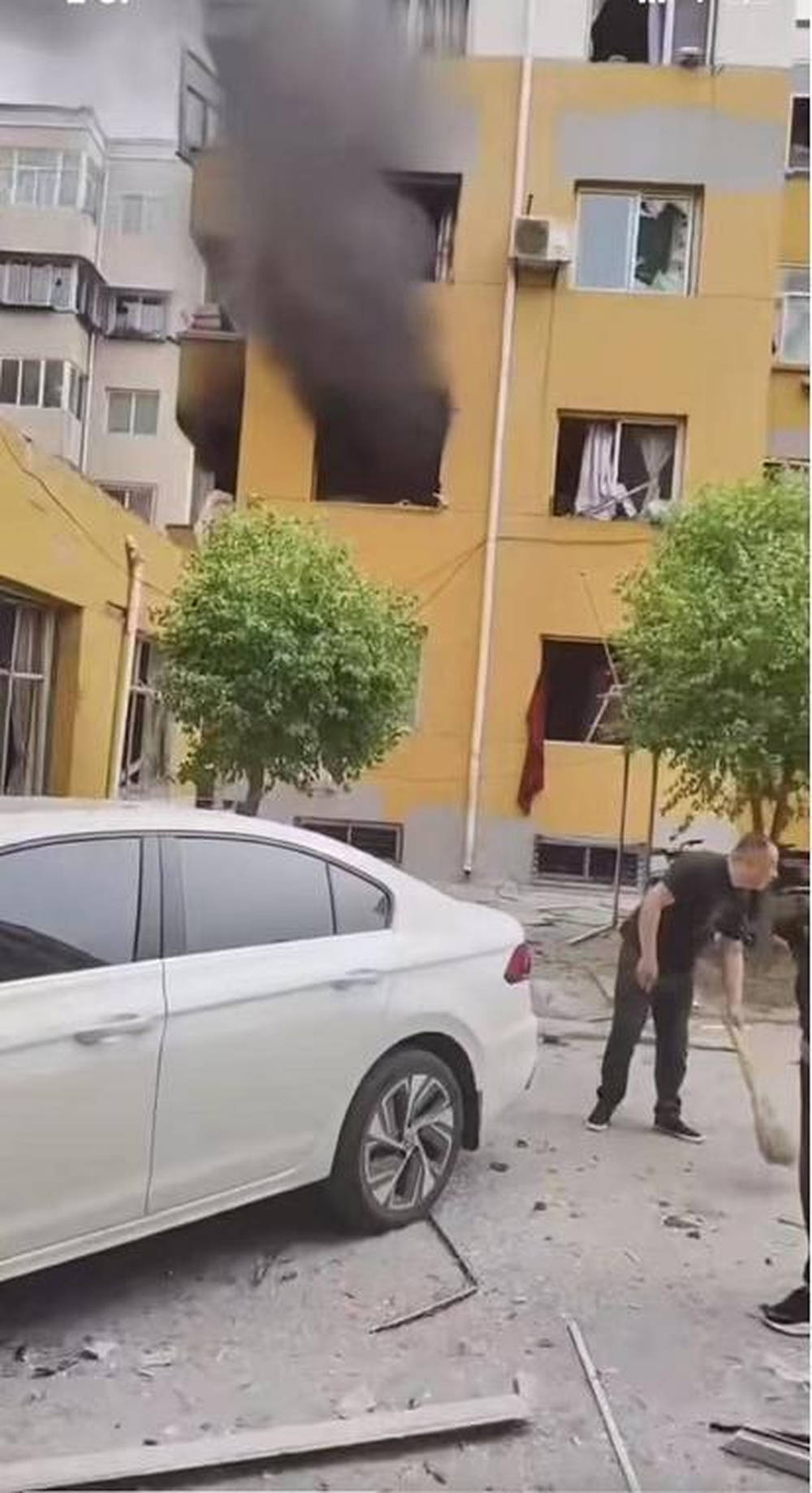 皇冠信用网结算日_山西汾阳一男子清早回家抽烟时引发闪爆皇冠信用网结算日，多户窗玻璃被震碎