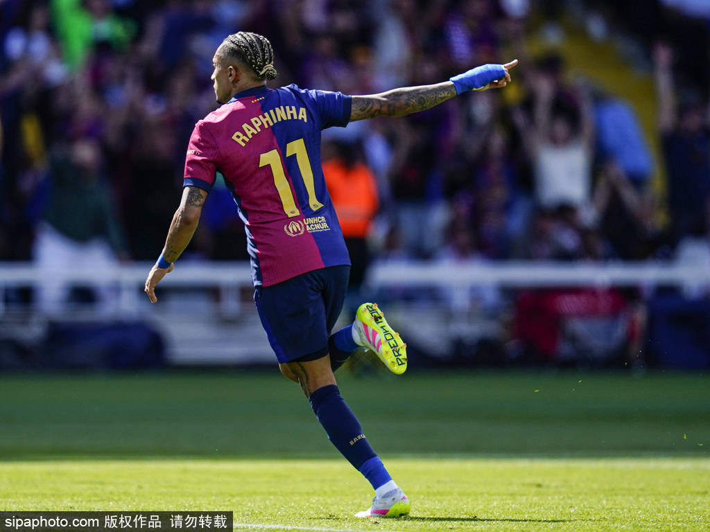 正版皇冠信用网开户_赛季四杀正版皇冠信用网开户！西甲-姆巴佩戴帽拉菲2球 巴萨4-3皇马7分领跑