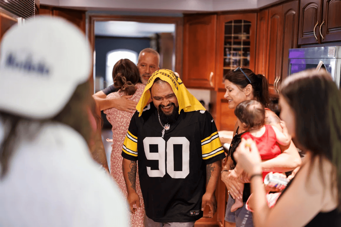 五大联赛所属的国家
_一家人自愿被驱逐出美国：“留在这里是一场赌博”