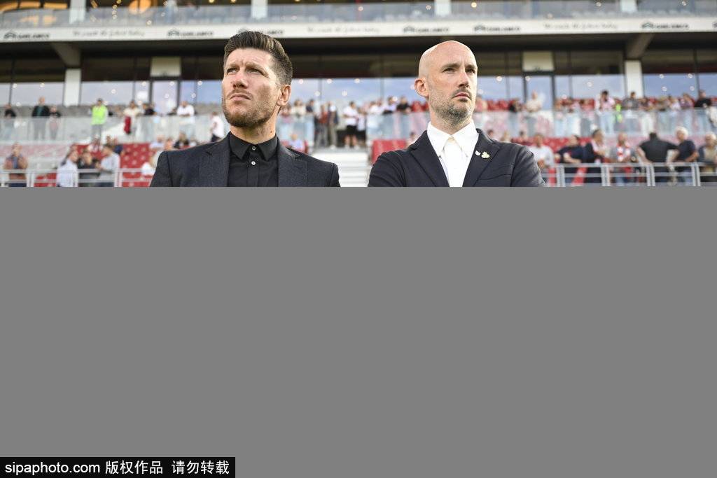 中国超级联赛 _重聚️弗格森与德赫亚共进晚餐中国超级联赛 ，两人满脸笑容拥抱热聊！