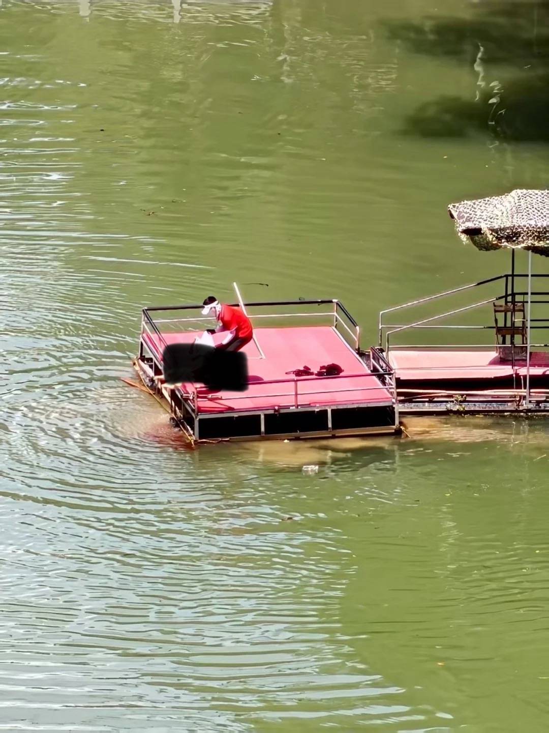 北海道札幌冈萨多vs RB大宫松鼠_湖北宜昌一景区蹦极绳疑断开游客坠入水中北海道札幌冈萨多vs RB大宫松鼠，目击者称看到水里有血迹，当地：无生命危险