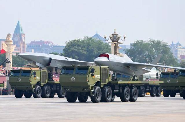 皇冠皇冠足球平台_一个座舱的差距：中国无人机已可独立空战皇冠皇冠足球平台，美国把无人机改战斗机