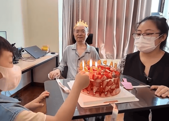 皇冠信用盘_与渐冻症抗争6年皇冠信用盘,妻子透露蔡磊近况:他已完全丧失语言能力,仅能吃流食