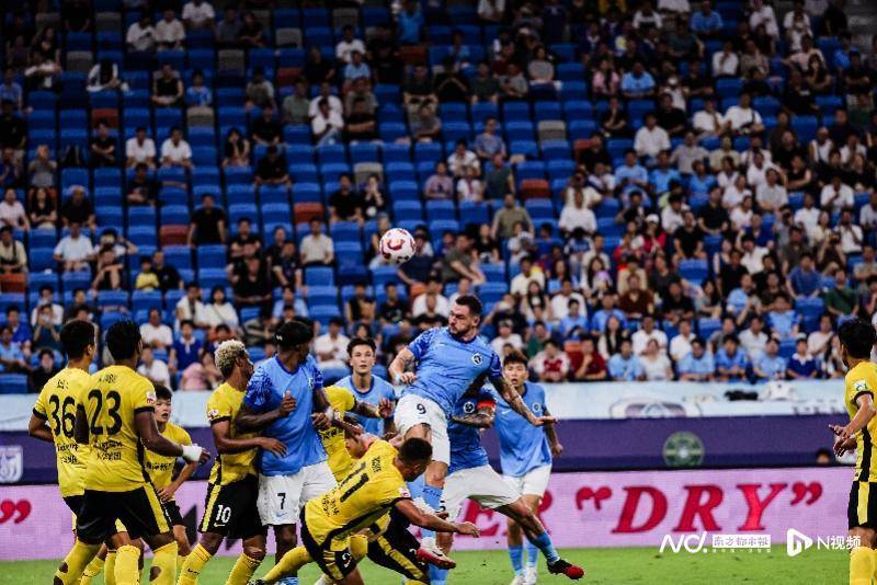 法伦斯 vs 查维斯_青岛西海岸确认保级法伦斯 vs 查维斯，深圳新鹏城离降级区又近一步