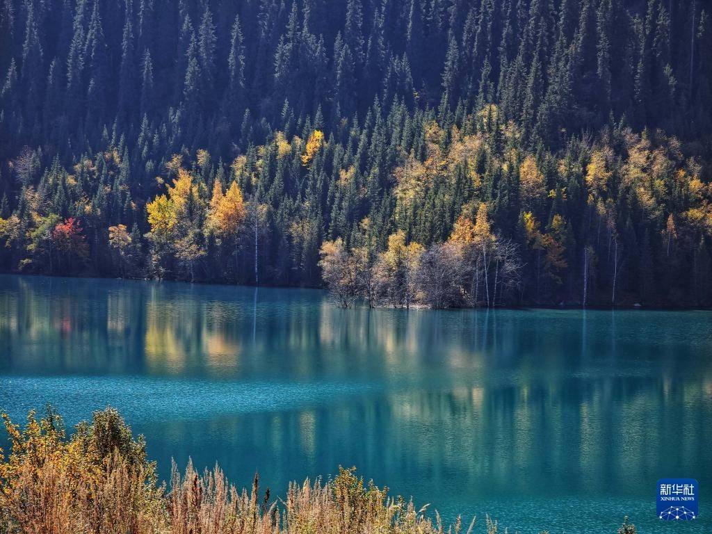 皇冠公司的代理怎么拿_哈萨克斯坦：伊塞克峡谷和伊塞克湖的秋日画卷