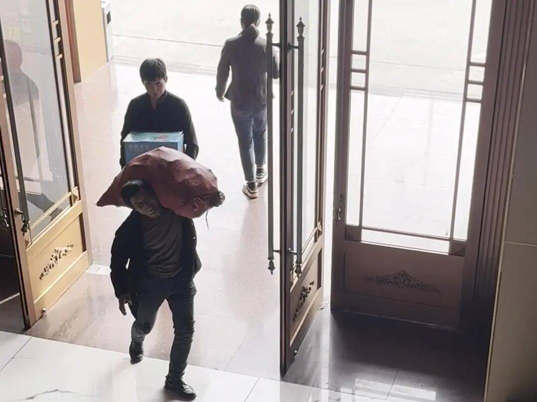 马德里竞技 vs 圣吉罗斯
_大白菜救急之恩马德里竞技 vs 圣吉罗斯
，13年不敢忘！ | 农视点