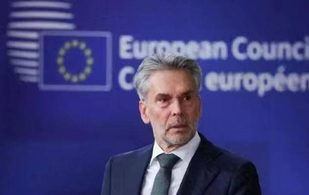 皇冠信用網会员开户申请
_大结局要来？荷兰体面认输皇冠信用網会员开户申请
，或恢复中方CEO职位，特朗普“弃卒保帅”，美国罕见退了一步