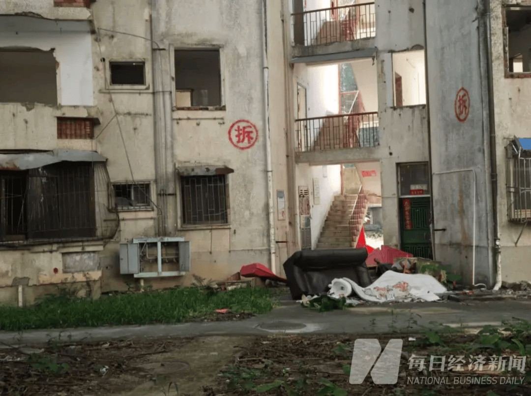 皇冠体育App下载
_搬走数年后皇冠体育App下载
，有业主搬回30年的老房子，深圳罗湖布心花园旧改走向何方？