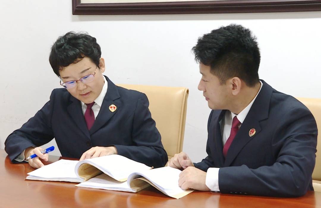 球员
_男子长期偷窥女室友球员
，把摄像头装进其卧室，犯非法侵入住宅罪！