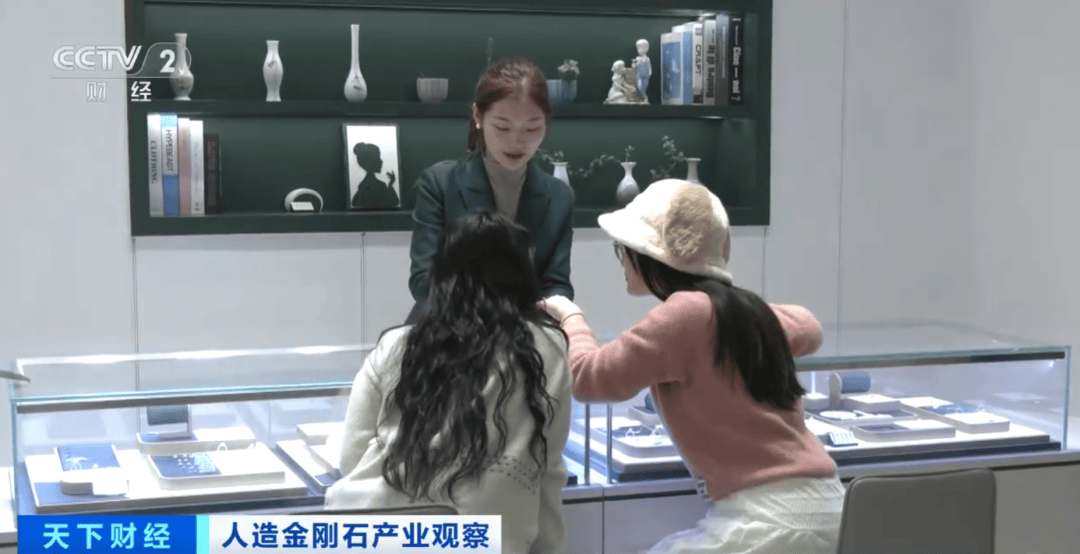 欧洲附加赛D组
_价格大跳水!1克拉大钻石欧洲附加赛D组
,只要3500元!1.4万元买的钻戒,如今只能卖200元,消费者:早知道就买黄金了