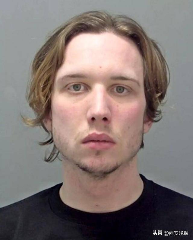 皇冠信用网会员账号
_英国一男子闯入女子家中皇冠信用网会员账号
,连刺她8刀,事后还假装受害者,被判处30年监禁