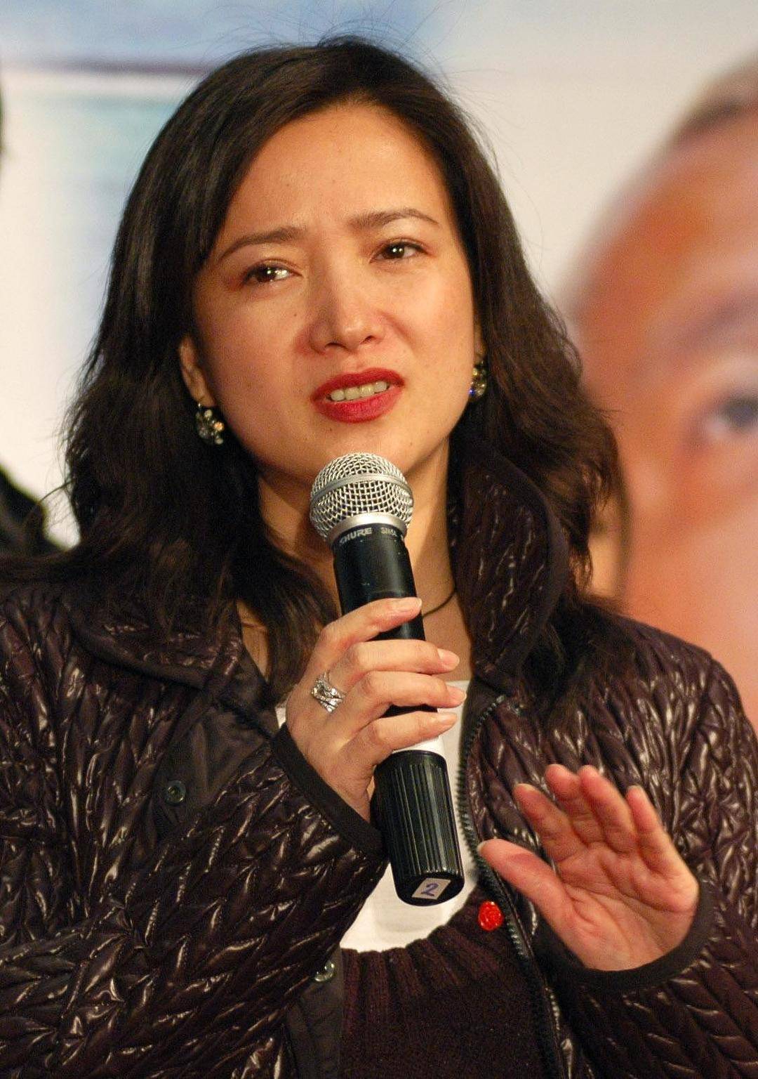 皇冠登3新2管理
_六小龄童发文悼念何晴皇冠登3新2管理
,当年她在火车上被《西游记》导演一眼看中