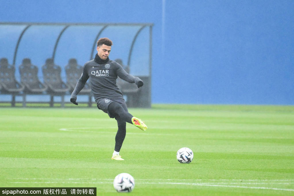 皇冠登一登二登三区别_再创历史！登贝莱获FIFA年度最佳球员皇冠登一登二登三区别，成为足坛首位90后获奖者