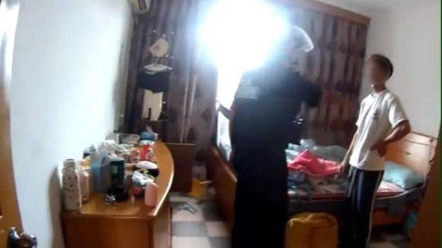 皇冠信用网怎么开户
_砰!浙江女子刚坐进车里皇冠信用网怎么开户
,一把菜刀砸在眼前,随后剪刀又飞来