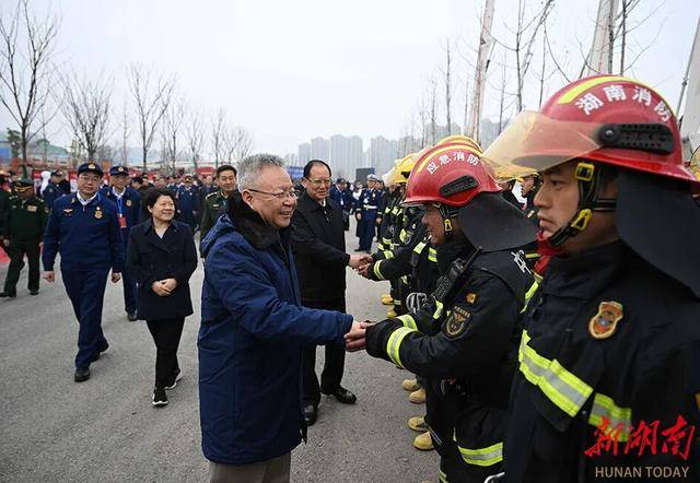 皇冠信用平台出租出售_湖南省委书记、省长皇冠信用平台出租出售，观摩全省高层建筑灭火救援综合演练