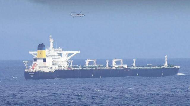 皇冠体育App下载_中国180万桶原油遭殃皇冠体育App下载，特朗普闯下大祸，解放军100枚导弹已就位？