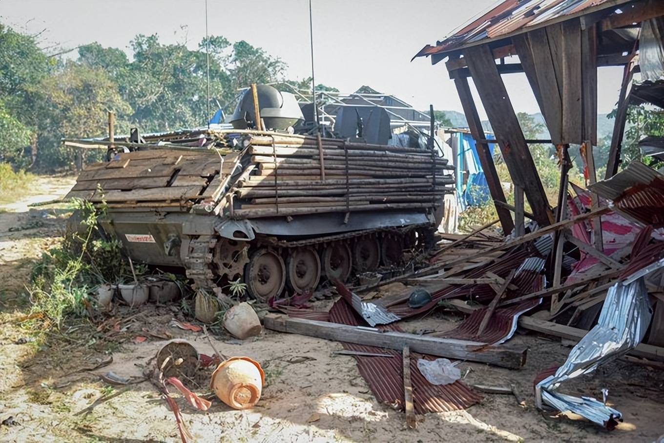 皇冠信用网代理申请_神仙打架了!泰国VT-4坦克与柬军40火对轰皇冠信用网代理申请,结局让所有人意想不到