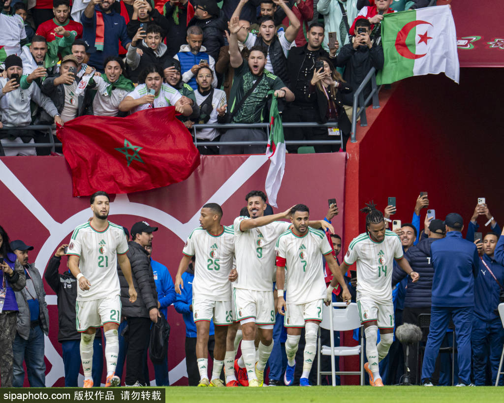 皇冠信用网登1,登2,登3出租_C罗生涯第956球！双响引领利雅得胜利2-0领先阿科多皇冠信用网登1,登2,登3出租，背后隐藏的训练故事与战术解析