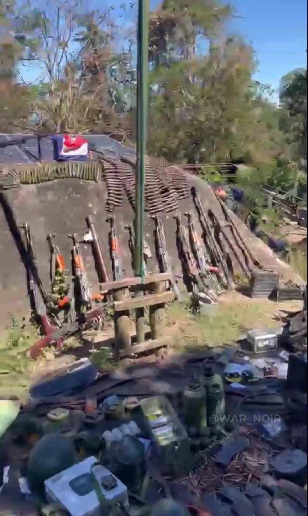 正版皇冠信用网代理_不给洪森父子拼命正版皇冠信用网代理，柬军跑了：泰国缴获中械摆一地，越南武器参战