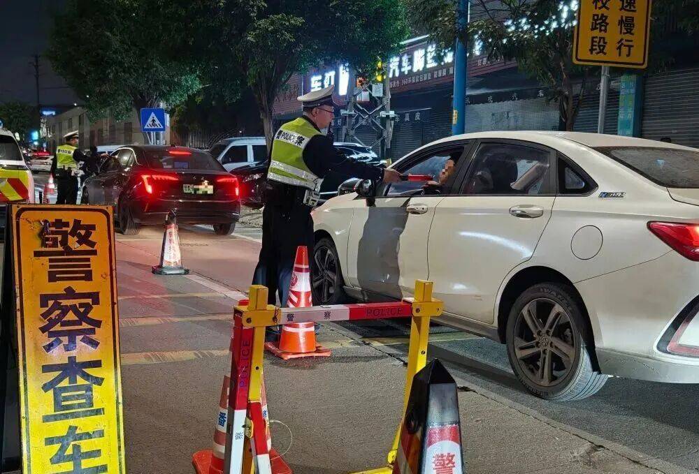 皇冠信用网账号注册_连摔6次皇冠信用网账号注册,抢救无效身亡!广东交警:将严查