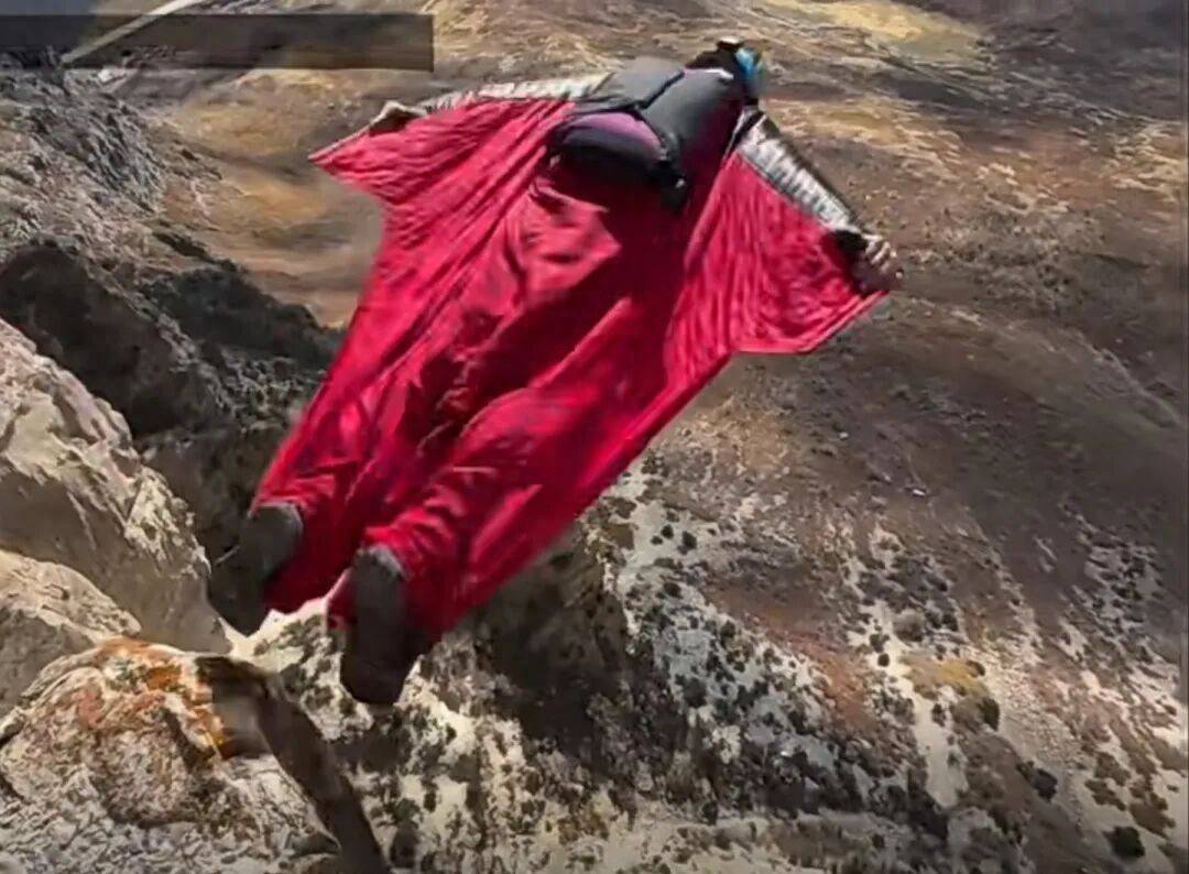 皇冠信用网代理注册_32岁世界顶级翼装飞行员身亡皇冠信用网代理注册，跃下不到10秒撞上岩石；曾完成超1600次翼装飞行及800次定点跳伞