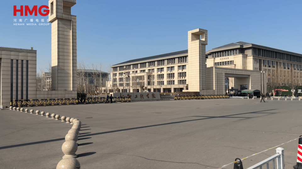 世界杯代理注册_生花生米黄曲霉毒素超标11倍世界杯代理注册，河南一高校食堂被市监局通报，学生无奈点外卖，离职员工：后勤公司代管食堂，人手不足；校方回应